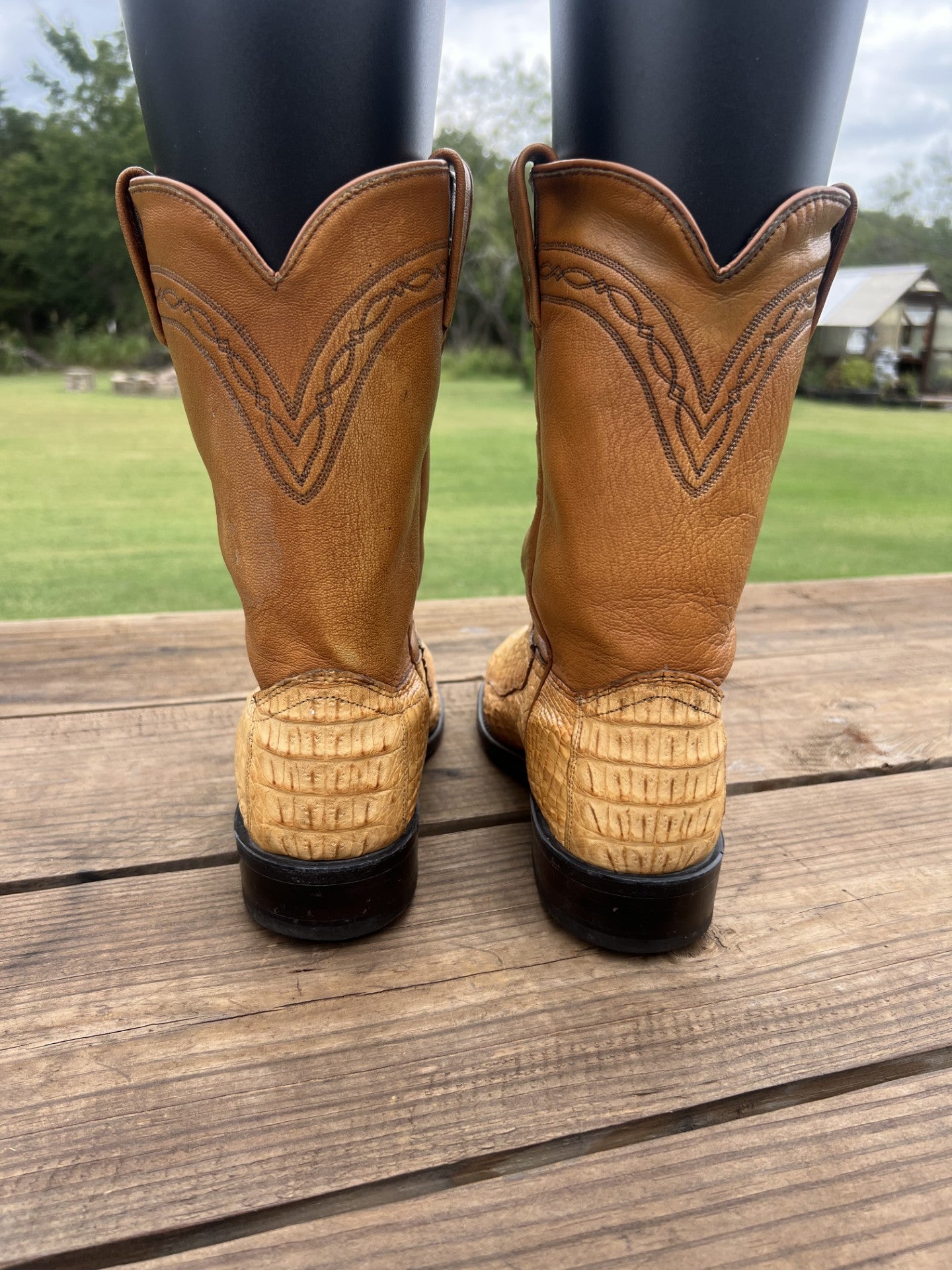 Dan Post Men's Tan Alligator Tail Cowboy Boots, Round Toe Size 8.5 EE