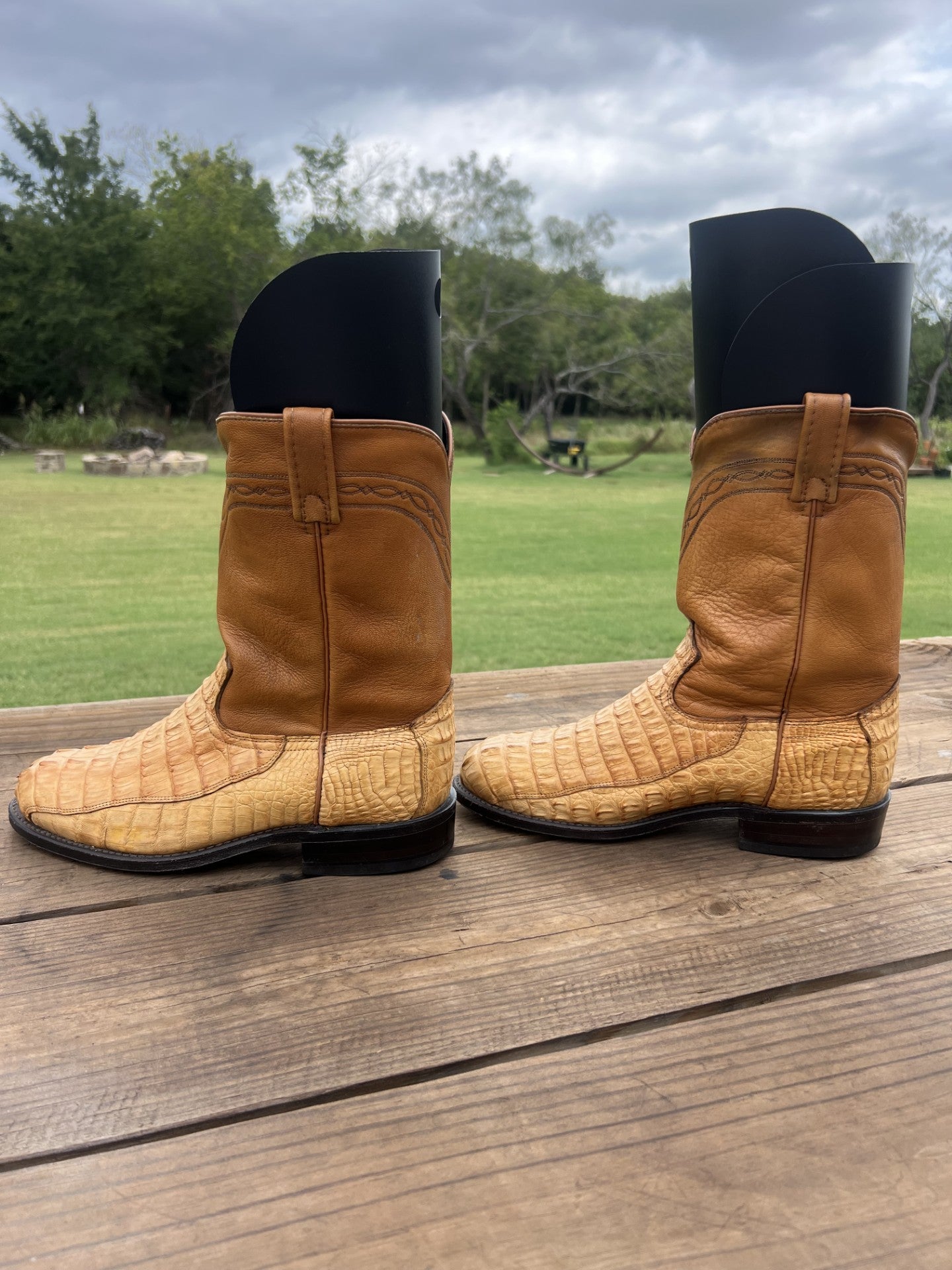 Dan Post Men's Tan Alligator Tail Cowboy Boots, Round Toe Size 8.5 EE