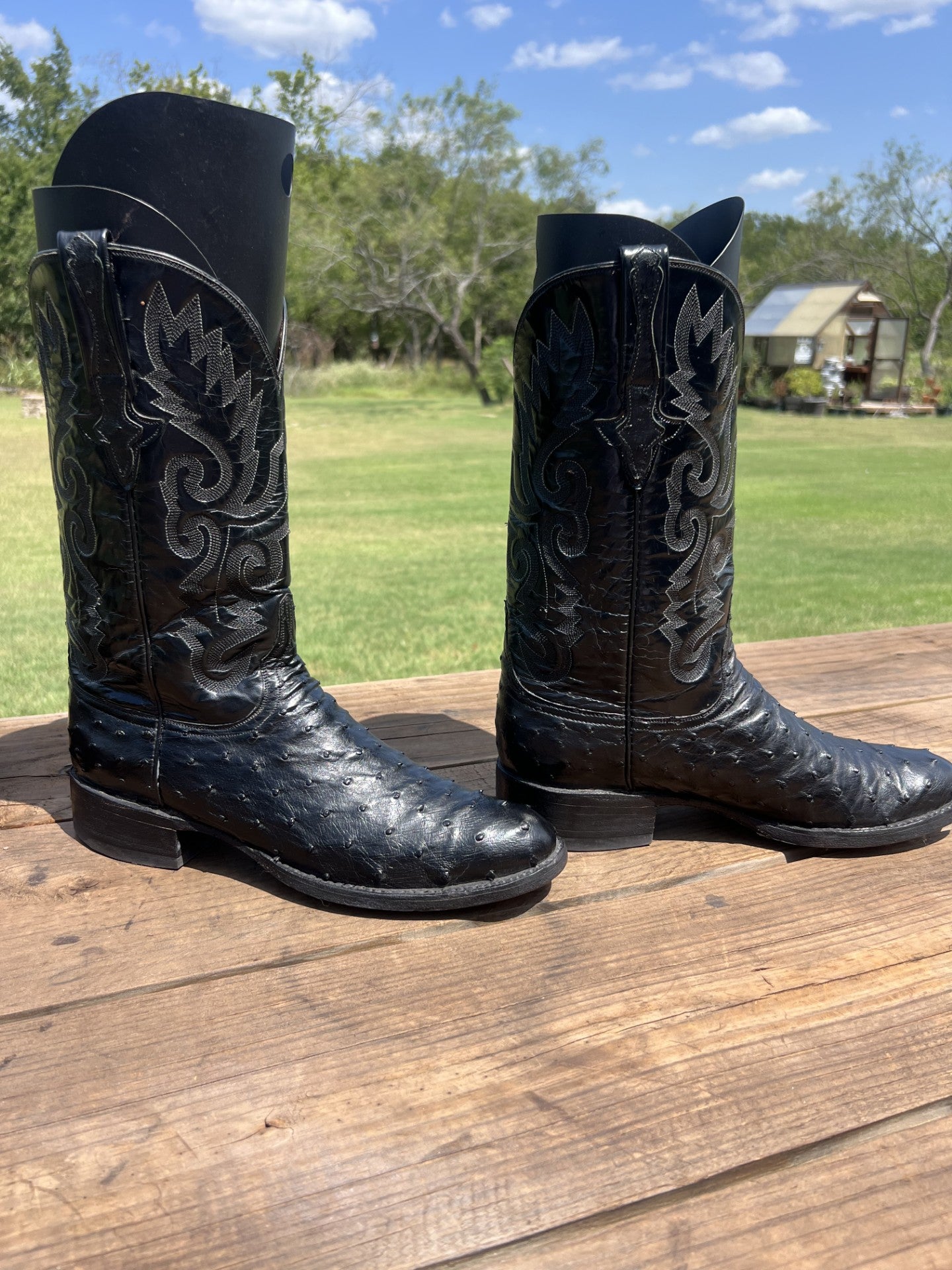 Lucchese Men’s Black Full Quill Ostrich Cowboy Boots, Round Toe, Size 11.5 B